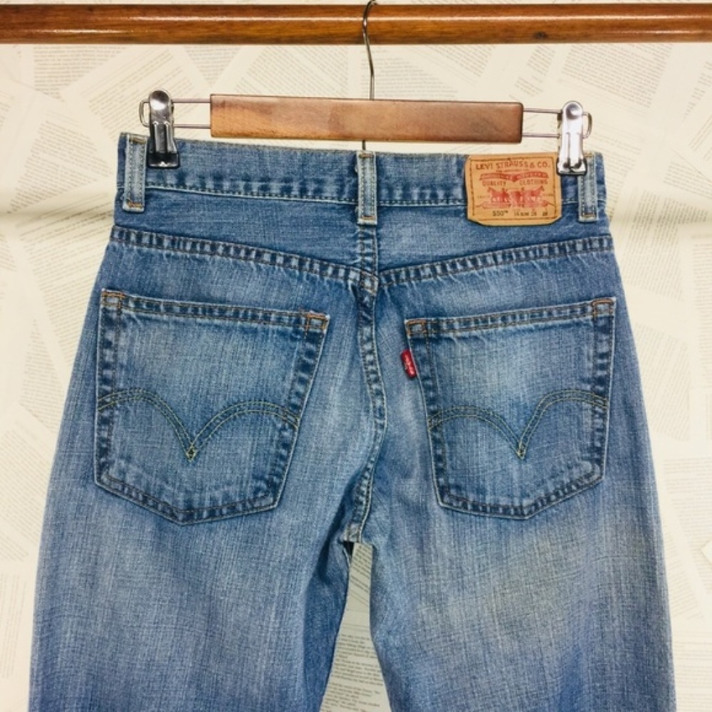Men/ Youth Levi’s 550 Relaxed Slim Size 16 26x38 - Picture 1 of 6